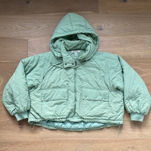 Urban Outfitters Cropped Puffer Medium